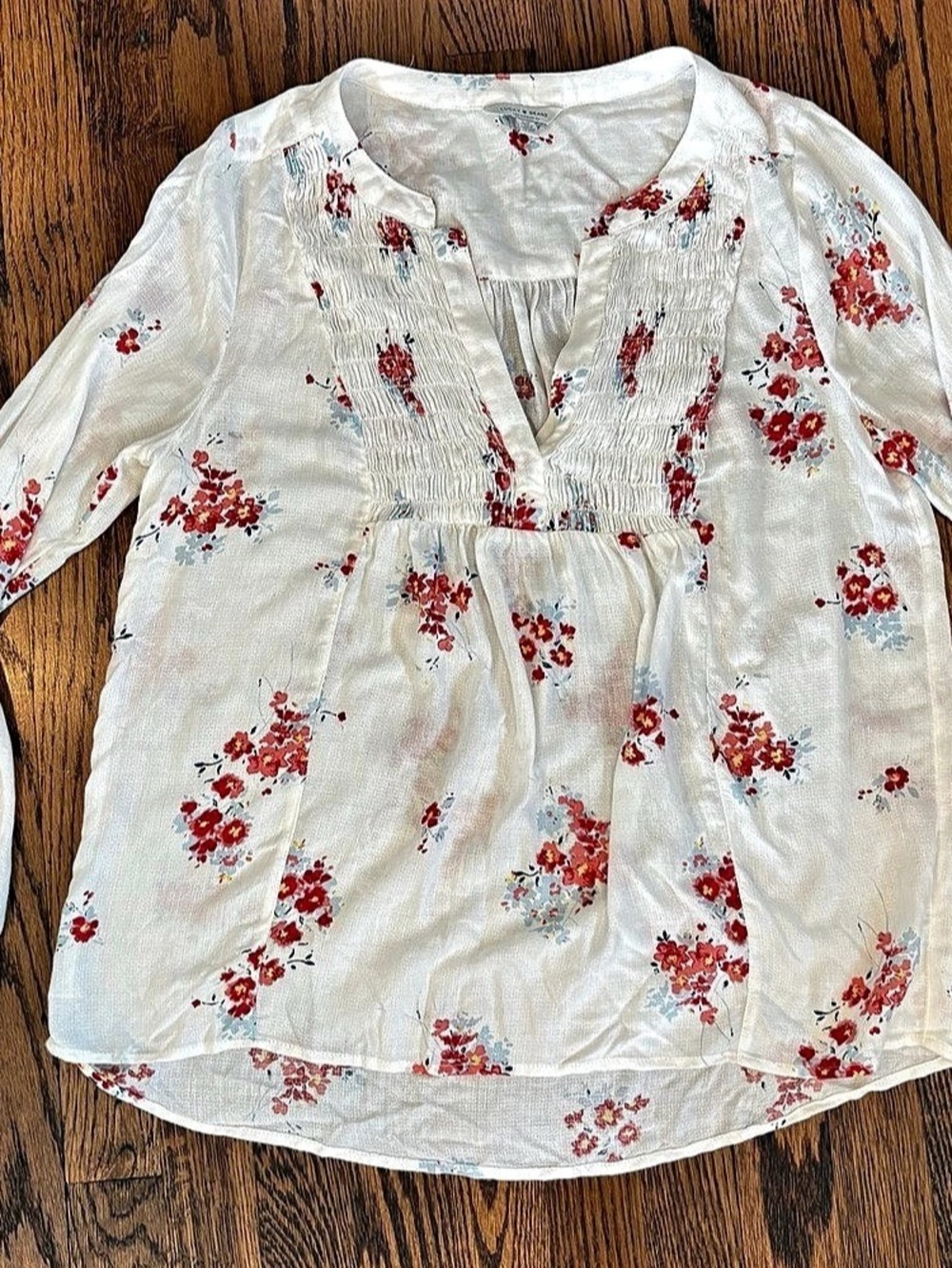 Lucky Brand Smocked Yoke Peasant Top Floral Blouse in White & Red Size Small